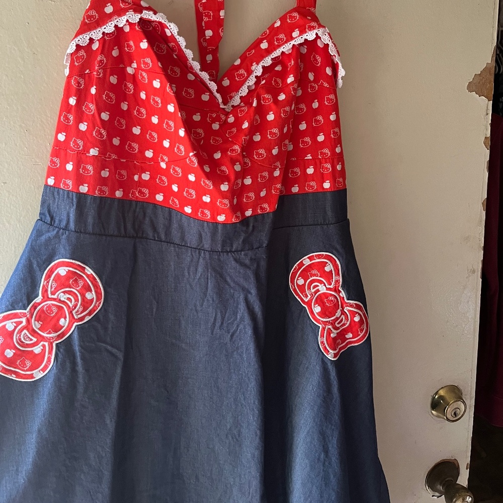 Hello Kitty, halter pinup dress